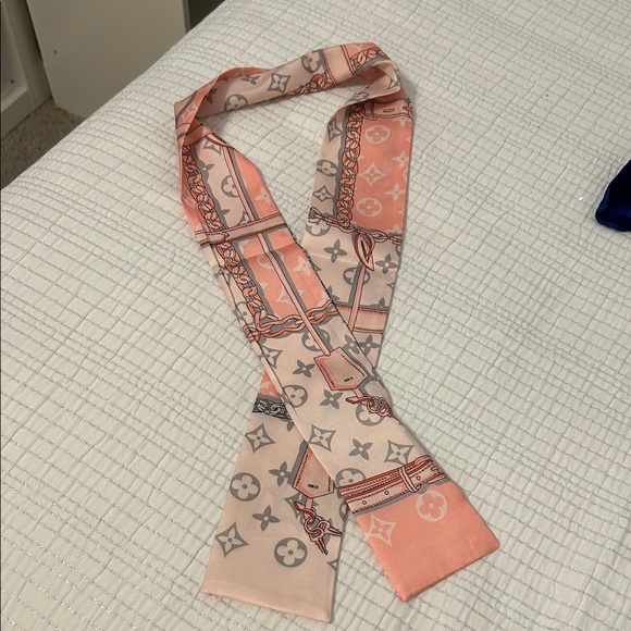 Accessories - Designer Pink and Cream Scarf